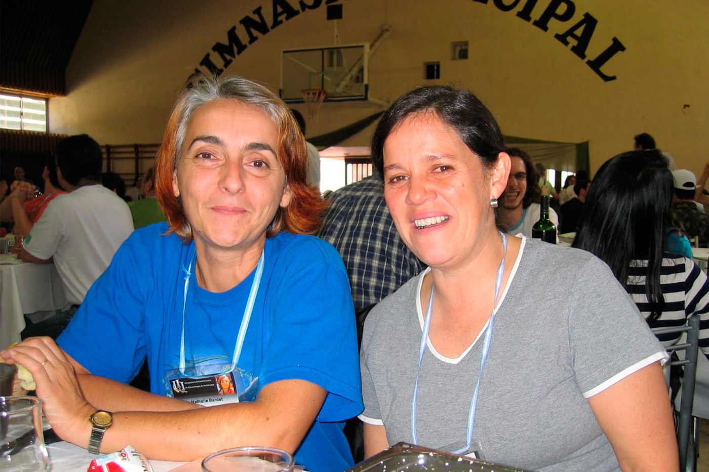 Nathalie Bardet, profesora del Centro de Investigación Paleontológica de París, junto a la profesora Páramo. Foto: Nathalie Bardet, profesora del Centro de Investigación Paleontológica de París.